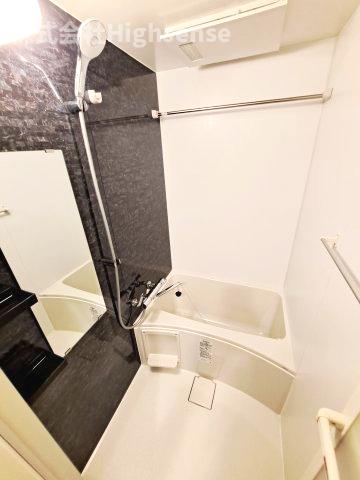 バス・シャワールーム　コンパクトで使いやすいお風呂です