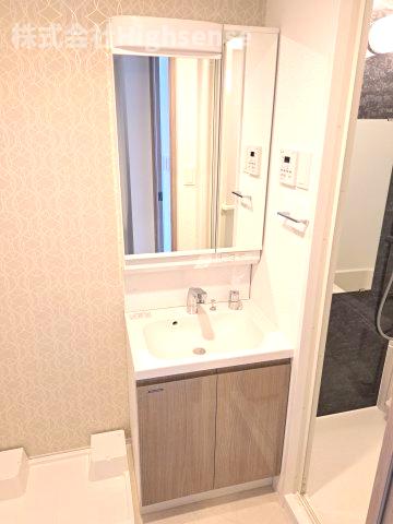 洗面設備　スペースが確保できる洗面所です