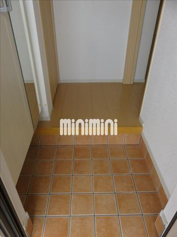 玄関　下駄箱付きの玄関です