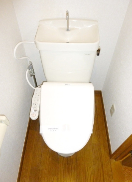 トイレ　※別号室参考写真です