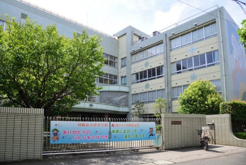 小学校　菅小学校（小学校）まで1112m