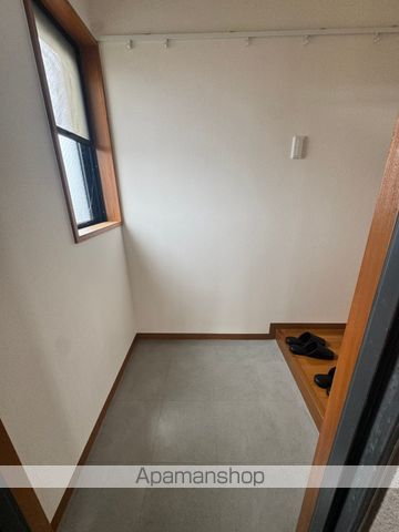 ＪＲ山陽本線 北長瀬駅 徒歩15分 5階建 築23年の玄関写真