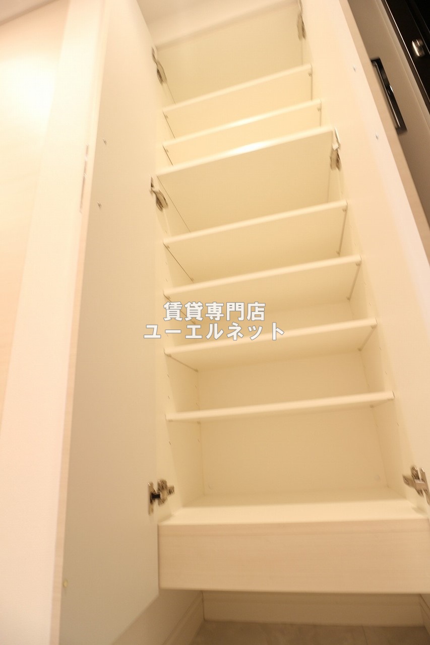 その他設備　収納力たっぷりのシューズボックスで玄関すっきり！