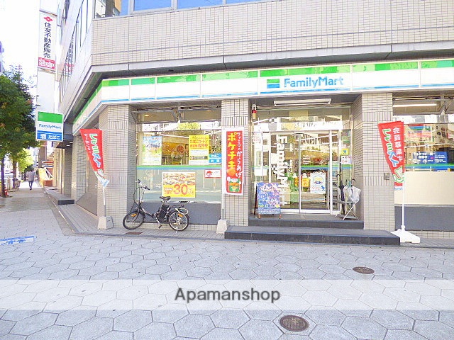 コンビニ　ファミリーマート（コンビニ）まで408m
