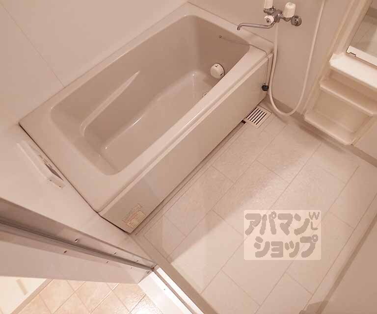 バス・シャワールーム　追い炊き機能付です・