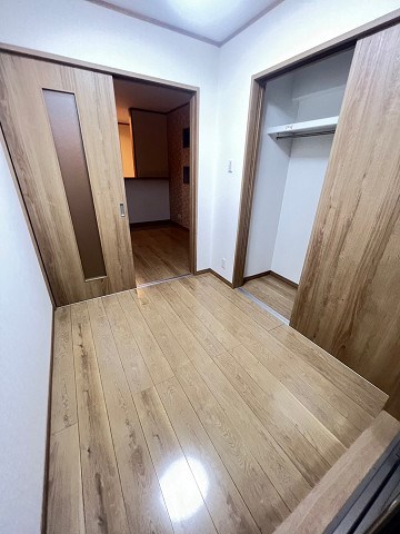 その他部屋・スペース　広くて明るい寝室