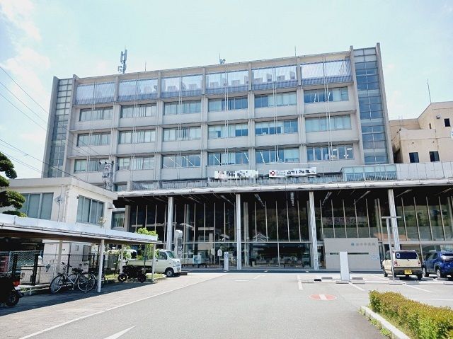 役所　西予市役所様（役所）まで1800m