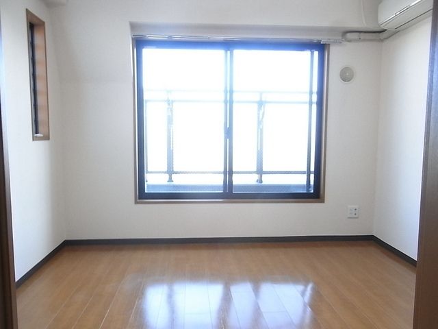 その他部屋・スペース　★角部屋２面採光の明るいお部屋です★
