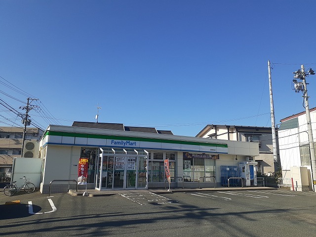 コンビニ　ファミリーマート盛岡館向店（コンビニ）まで550m