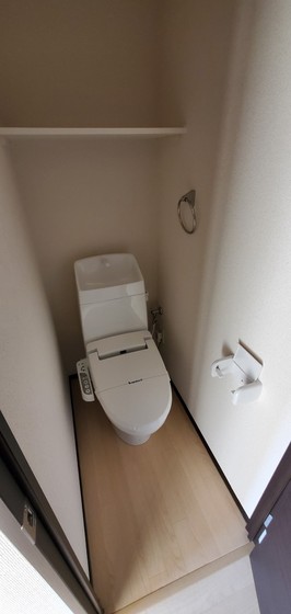 トイレ　※別号室のお写真です