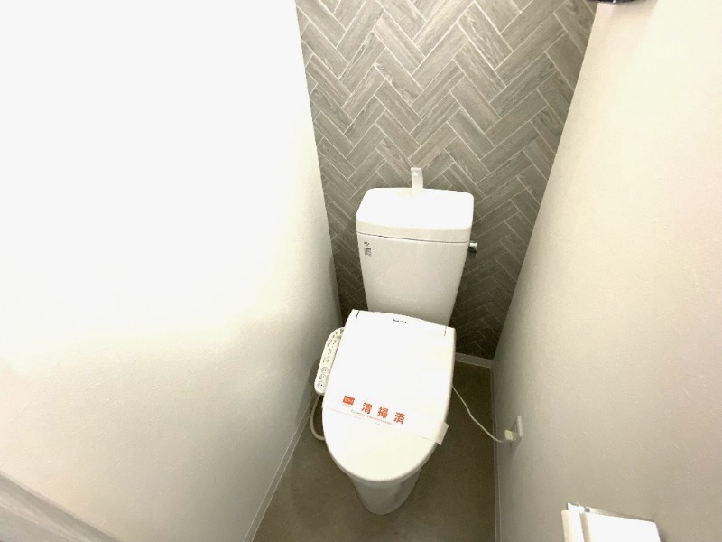 トイレ　冬場も安心の温水洗浄便座！