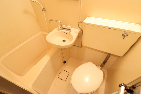 バス・シャワールーム　※別部屋の写真です。