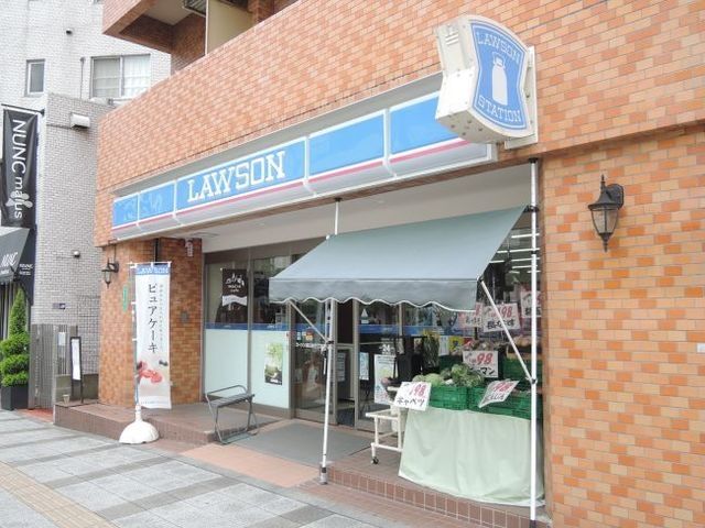 コンビニ　ローソン港三田三丁目店（コンビニ）まで592m