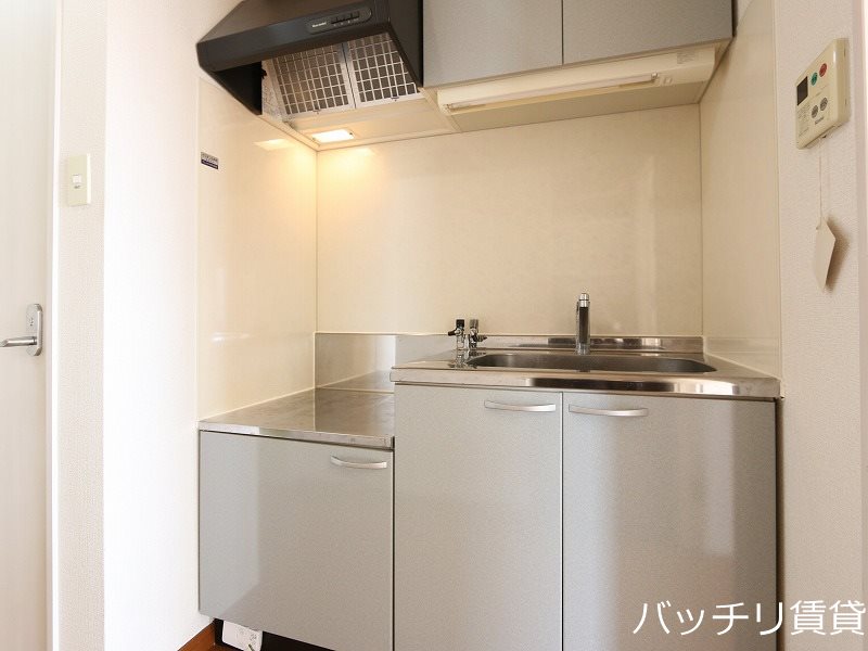 キッチン　別号室写真の為、現況を優先します。