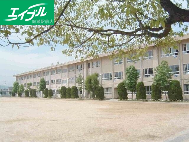 小学校　倉敷市立中島小学校（小学校）まで1911m