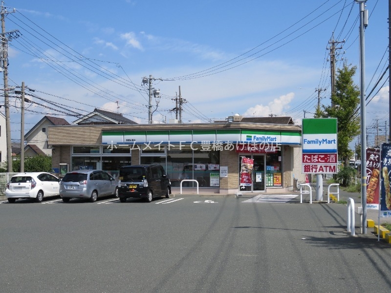 コンビニ　ファミリーマート豊橋牟呂店（コンビニ）まで536m
