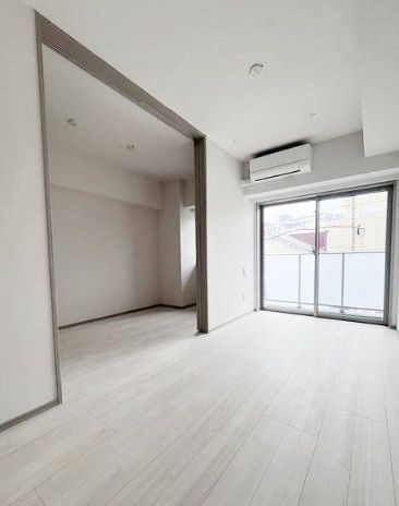 東京メトロ千代田線 北千住駅 徒歩12分 7階建 築1年の居間写真