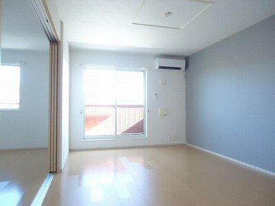 グラン ソレイユIIの居間写真