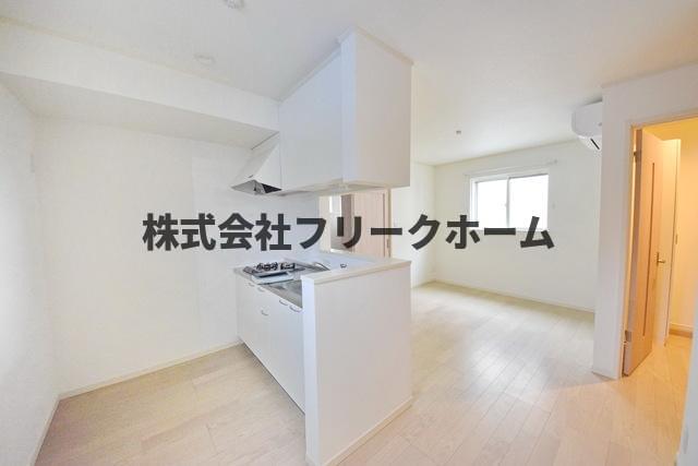 ＪＲ総武線 三鷹駅 徒歩18分 2階建 築10年の居間写真