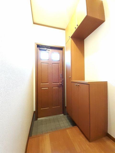 【サンシティ臼井Ｄの玄関】