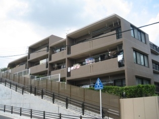 名古屋市緑区鳴海町のマンションの建物外観