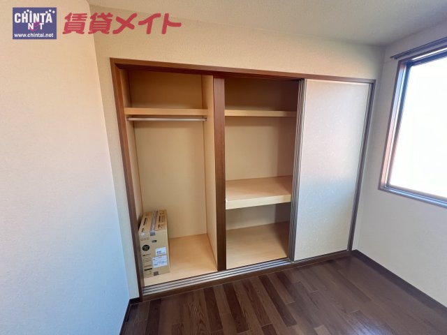 【津市高茶屋小森町のアパートの収納】