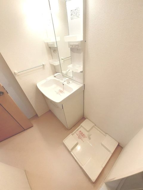 【遠田郡美里町字志賀町のアパートの洗面設備】