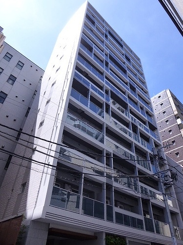 千代田区岩本町のマンションの建物外観