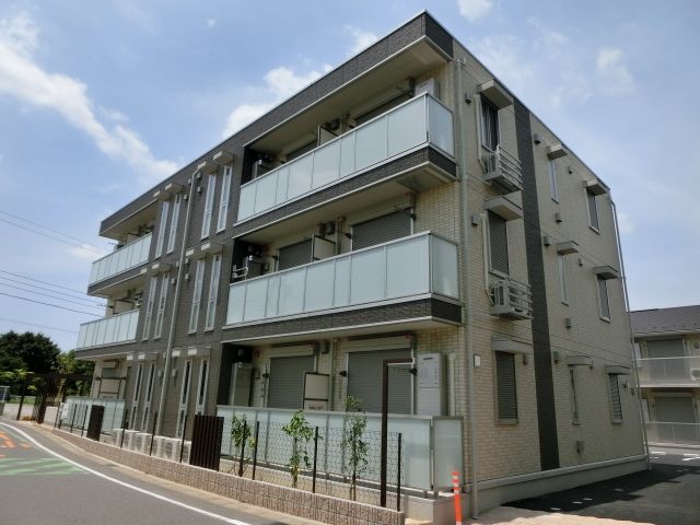千葉市緑区鎌取町のアパートの建物外観
