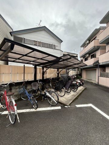 【京都市西京区樫原蛸田町のマンションの駐車場】