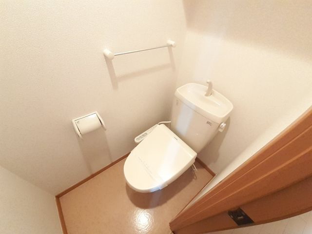 【カーサ・エレガンテIIのトイレ】