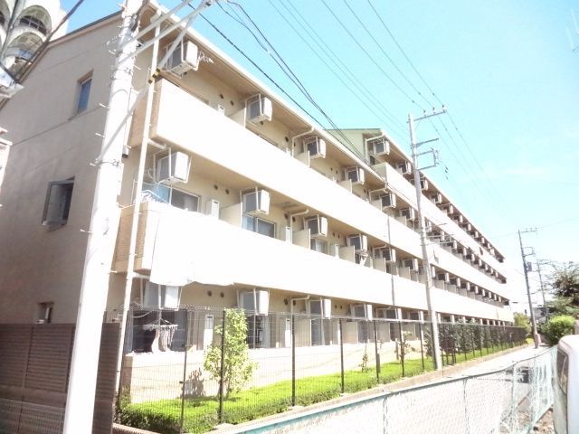 【八王子市暁町のマンションの建物外観】