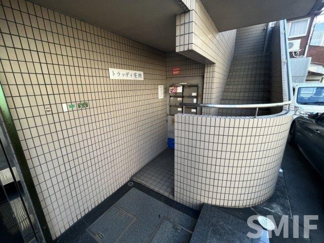 【豊中市庄内栄町のマンションのエントランス】