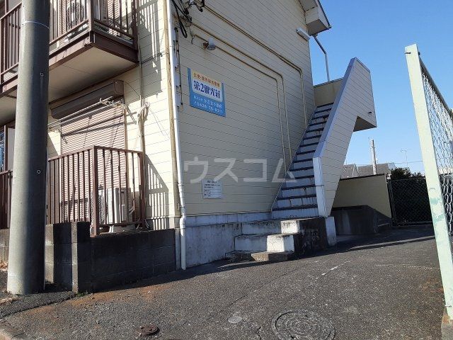 【八王子市大塚のマンションのエントランス】