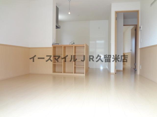 居室・リビング　こちらのリビングで趣味の時間をお楽しみください