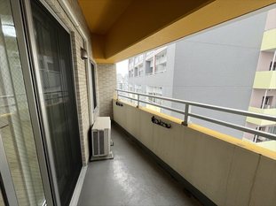 【札幌市中央区南五条西のマンションのバルコニー】