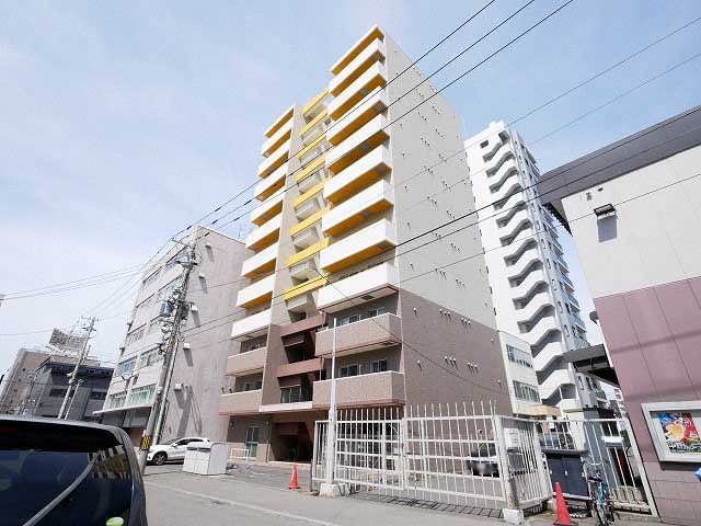 札幌市中央区南五条西のマンションの建物外観