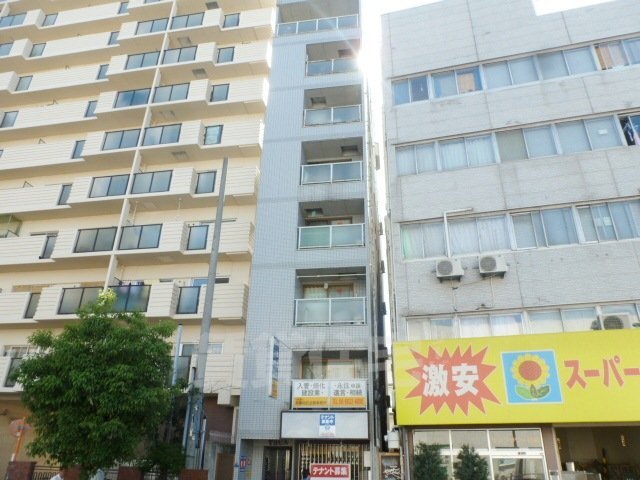 大阪市西成区花園北のマンションの建物外観