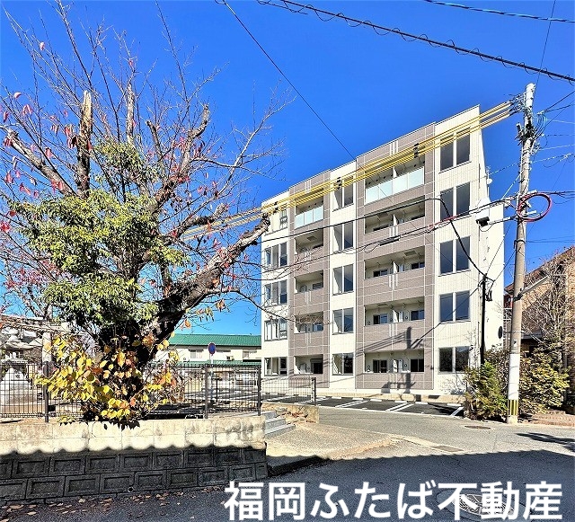 福岡市早良区小田部のマンションの建物外観