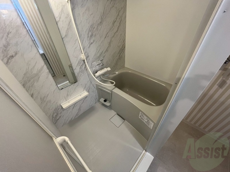 バス・シャワールーム　ユニットバスです。疲れを癒すのに欠かせませんね！