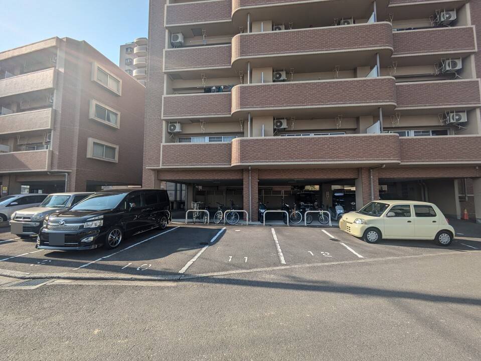 駐車場　駐車場