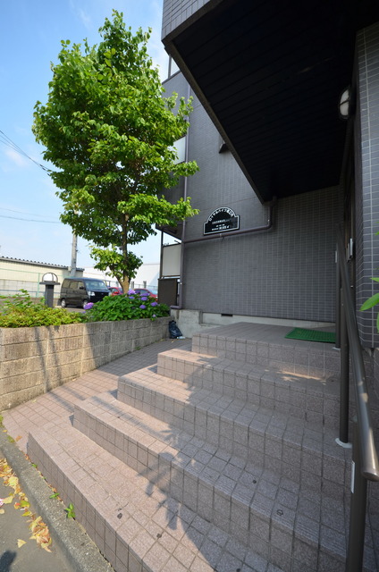 エントランス　★マンションならでは、しっかりしたエントランス★