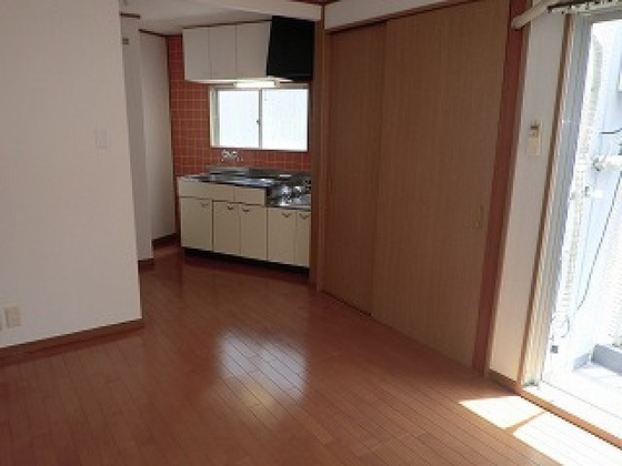 居室・リビング　※別号室のお写真です。