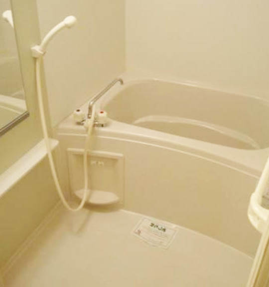 バス・シャワールーム　★ゆったりとできる広さの浴槽★