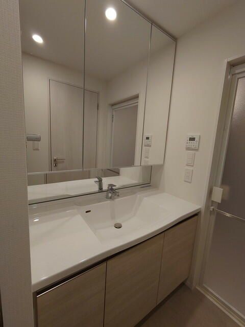 洗面設備　写真は同タイプ住居です。