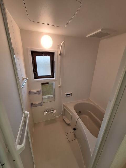 バス・シャワールーム　追焚機能完備のバスルーム