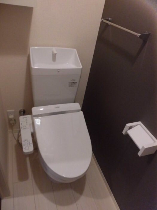 トイレ　温水洗浄暖房便座