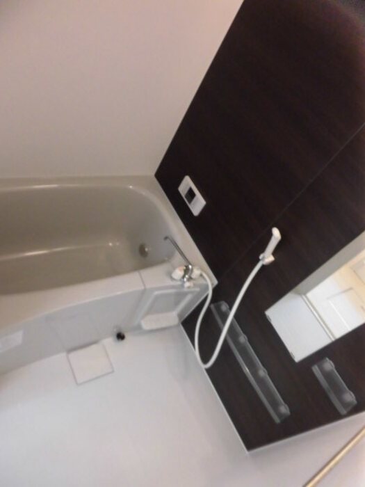 バス・シャワールーム　追い焚き給湯完備のお風呂