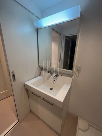 洗面設備　サムティ難波グレイス　独立洗面台