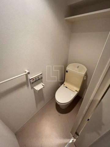 トイレ　サムティ難波グレイス　温水洗浄便座